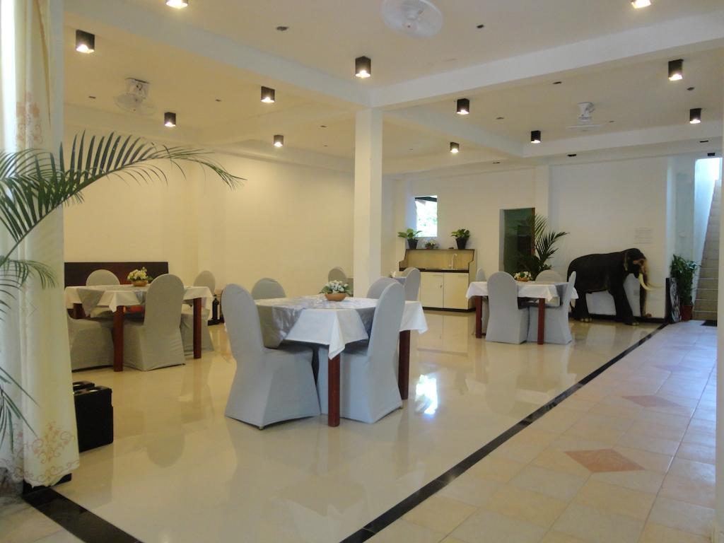 Green Land Guest House Pinnawala  Kültér fotó